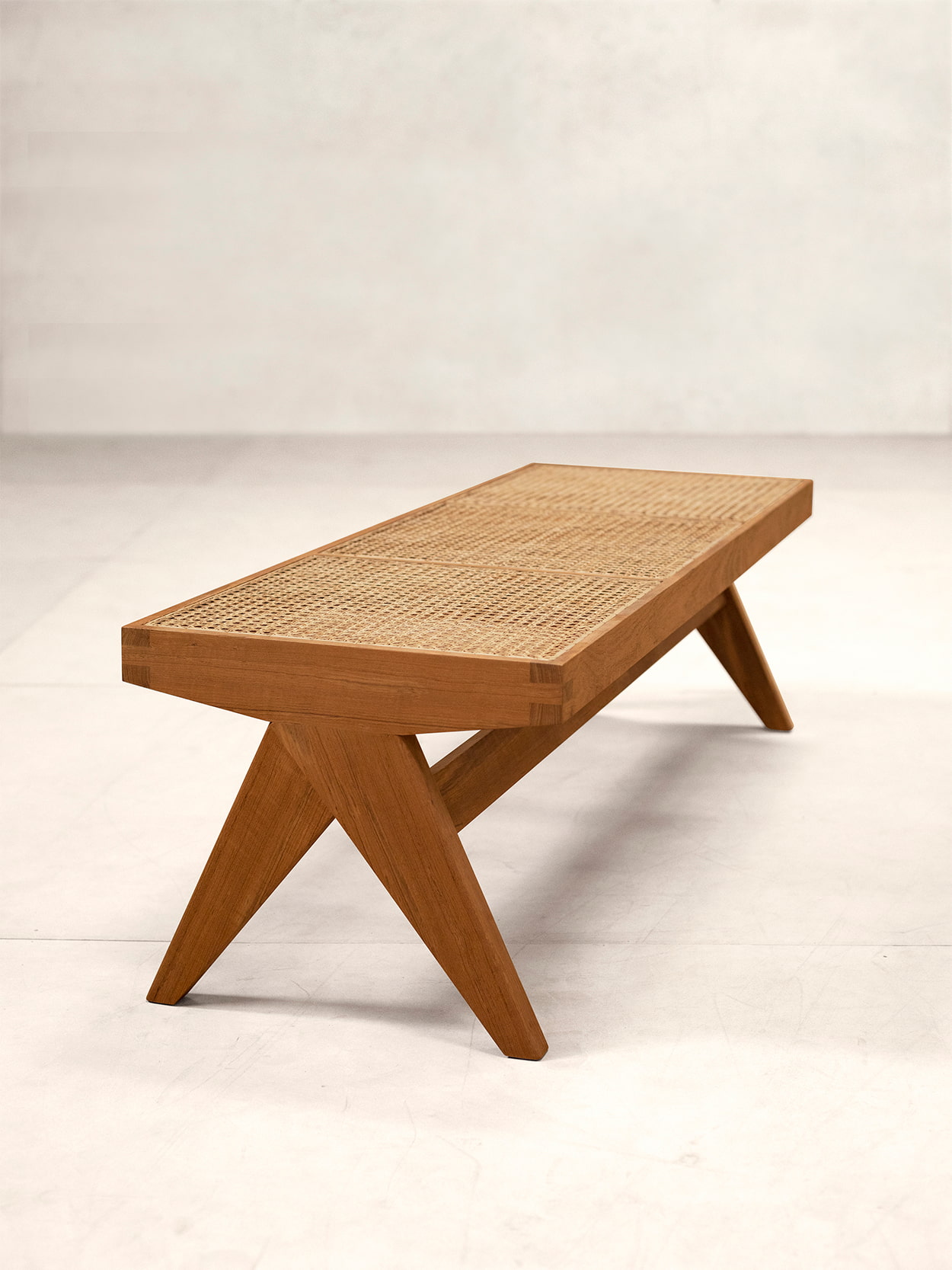 PH33 – Teak and Cane Bench｜Pierre Jeanneret
